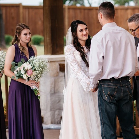 CHECK HER CLOSET! - Picture 5 of 7